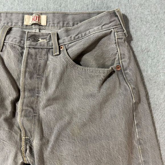 VTG Levis Jeans Mens 33x30 Gray 501 Straight Button Fly American Medium Denim - Picture 3 of 16